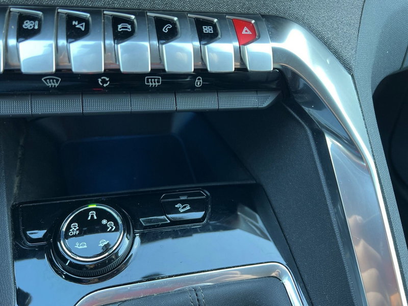 Peugeot 5008 usata a Como (10)