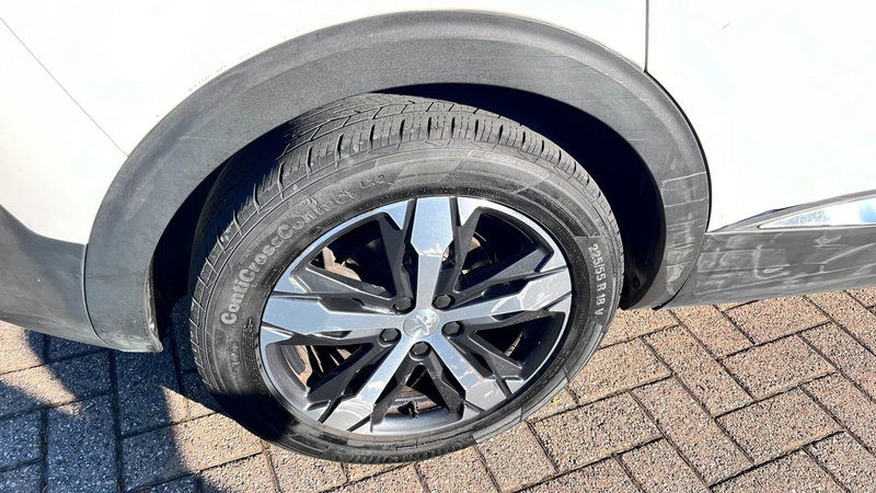 Peugeot 5008 usata a Como (15)