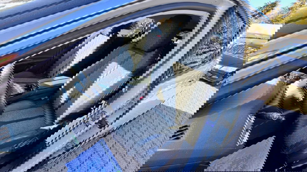 Peugeot 5008 usata a Como (17)