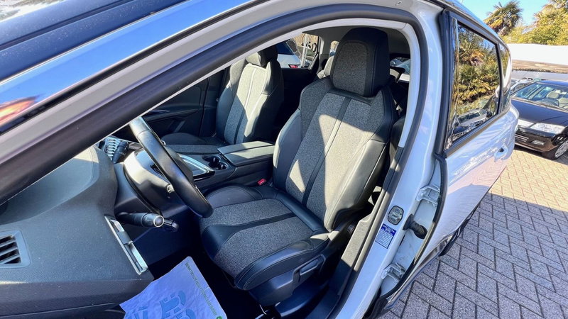 Peugeot 5008 usata a Como (17)