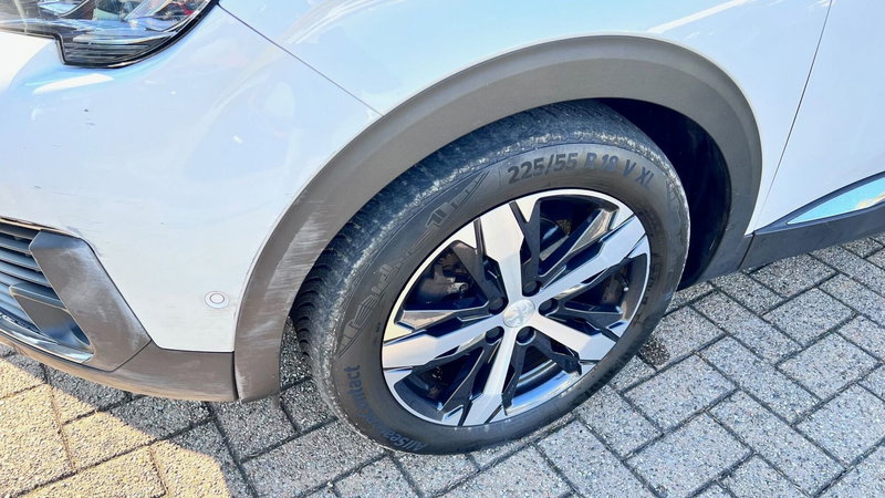 Peugeot 5008 usata a Como (19)