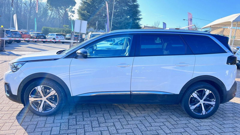 Peugeot 5008 usata a Como (2)