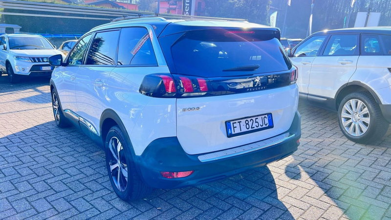 Peugeot 5008 usata a Como (3)