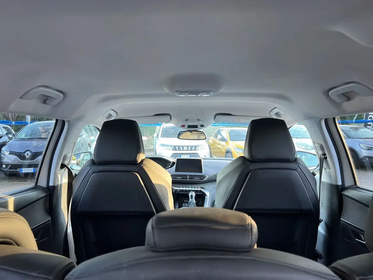 Peugeot 5008 usata a Como (6)