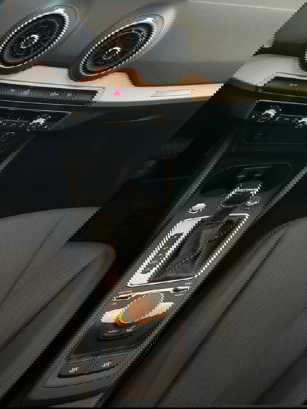 Audi Q2 usata a Milano (15)