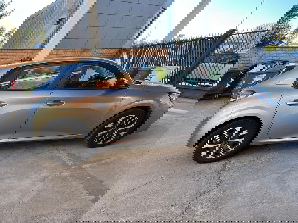 Peugeot 208 usata a Milano (4)