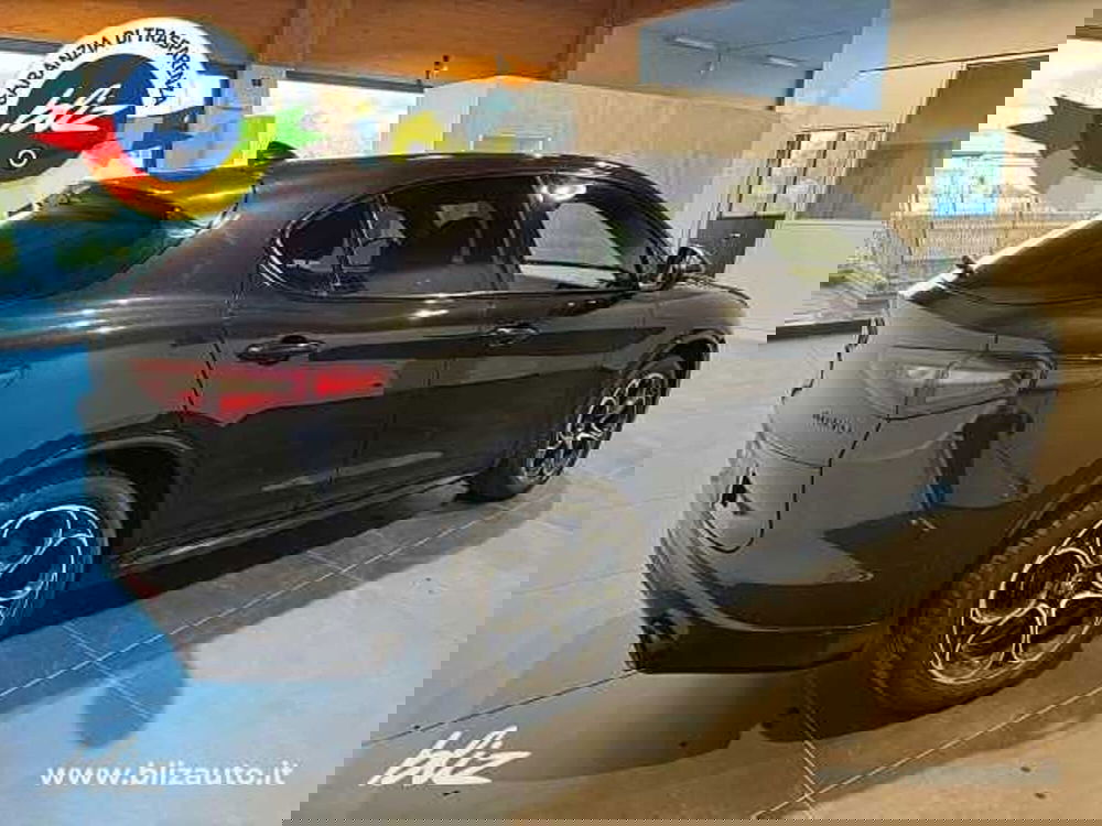 Alfa Romeo Stelvio usata a Udine (5)