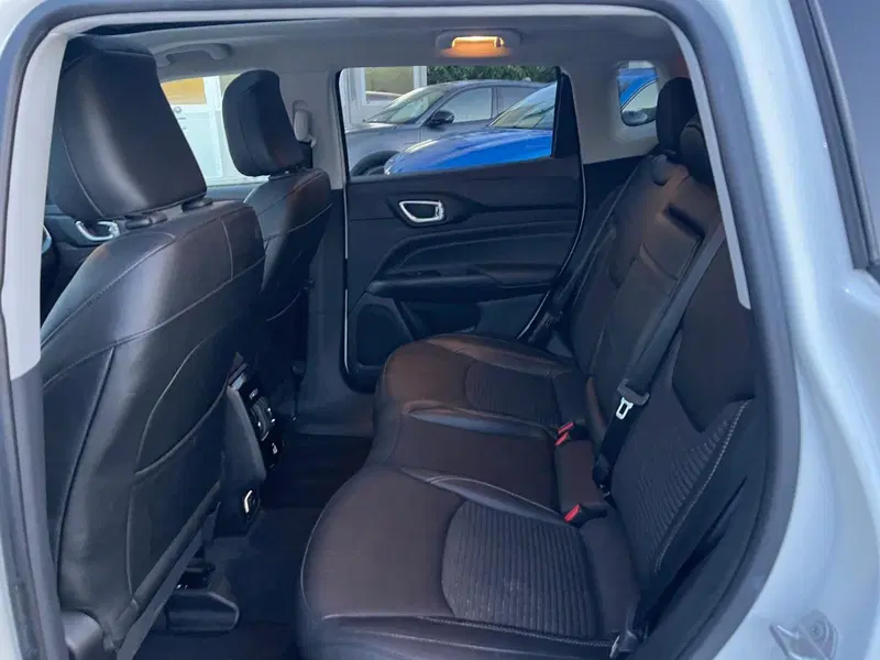 Jeep Compass usata a Milano (13)