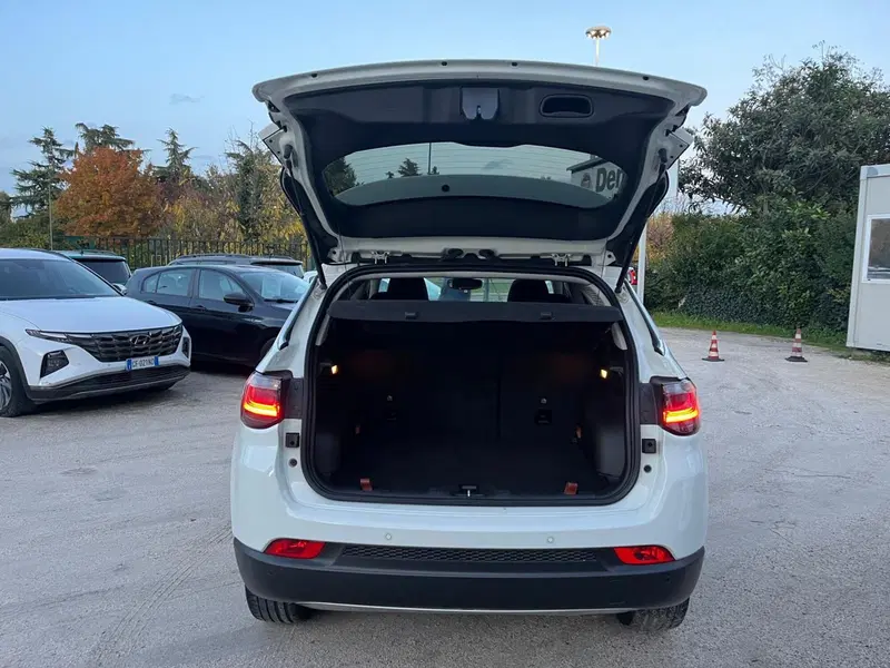 Jeep Compass usata a Milano (9)