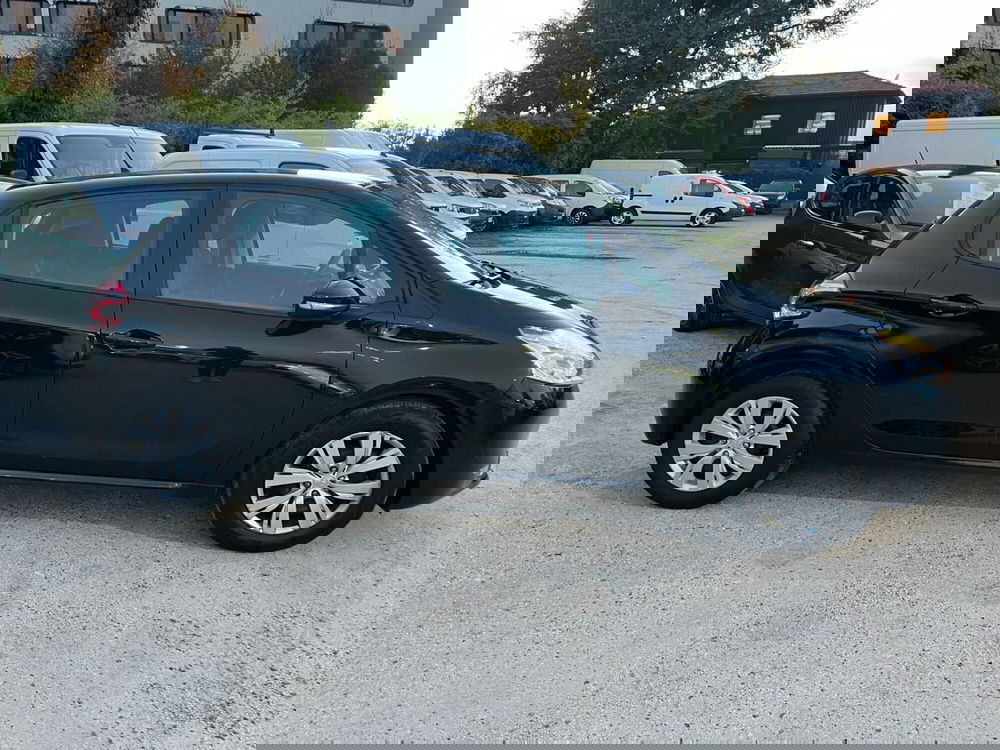 Peugeot 208 usata a Milano (4)