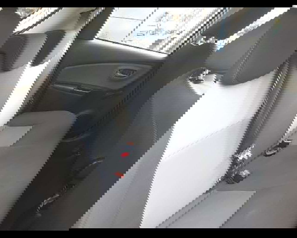 Toyota Yaris usata a Napoli (17)