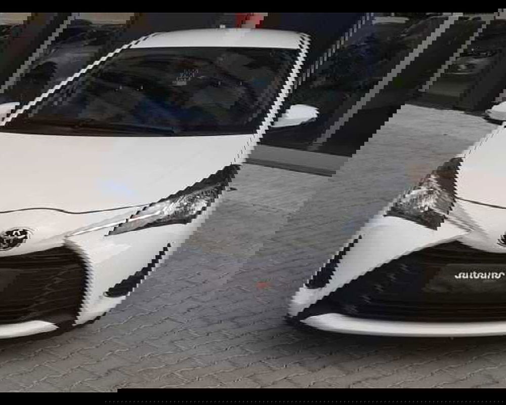 Toyota Yaris usata a Napoli (2)