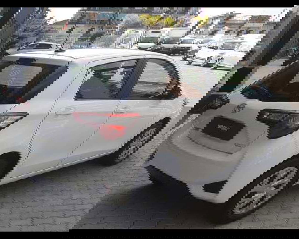 Toyota Yaris usata a Napoli (5)