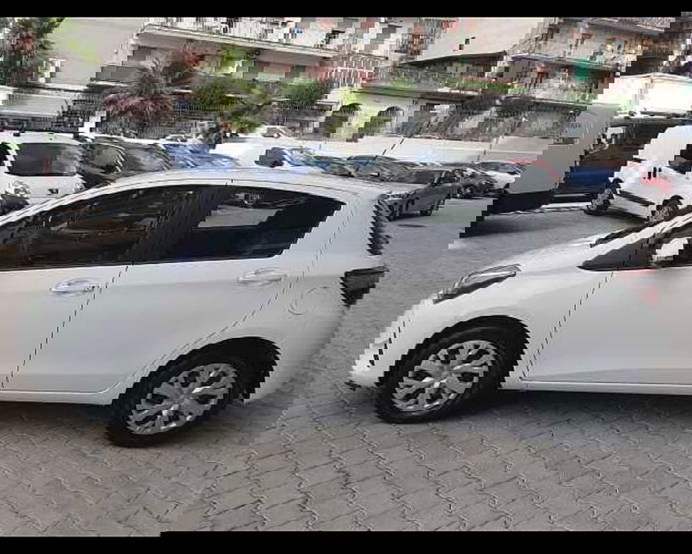 Toyota Yaris usata a Napoli (7)