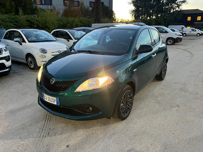 Lancia Ypsilon 1.0 FireFly 5 porte S&amp;S Hybrid Ecochic Gold del 2020 usata a Milano