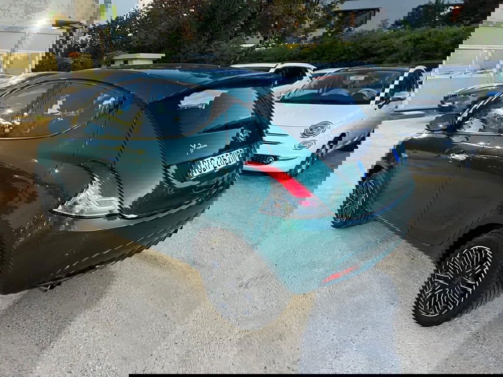 Lancia Ypsilon usata a Milano (6)