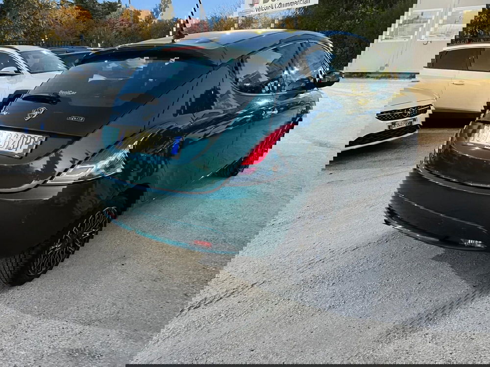 Lancia Ypsilon usata a Milano (7)