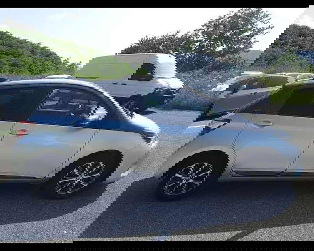 Toyota Yaris usata a Napoli (4)