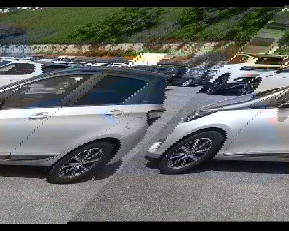 Toyota Yaris usata a Napoli (8)