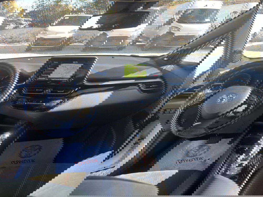 Toyota Toyota C-HR usata a Ragusa (10)