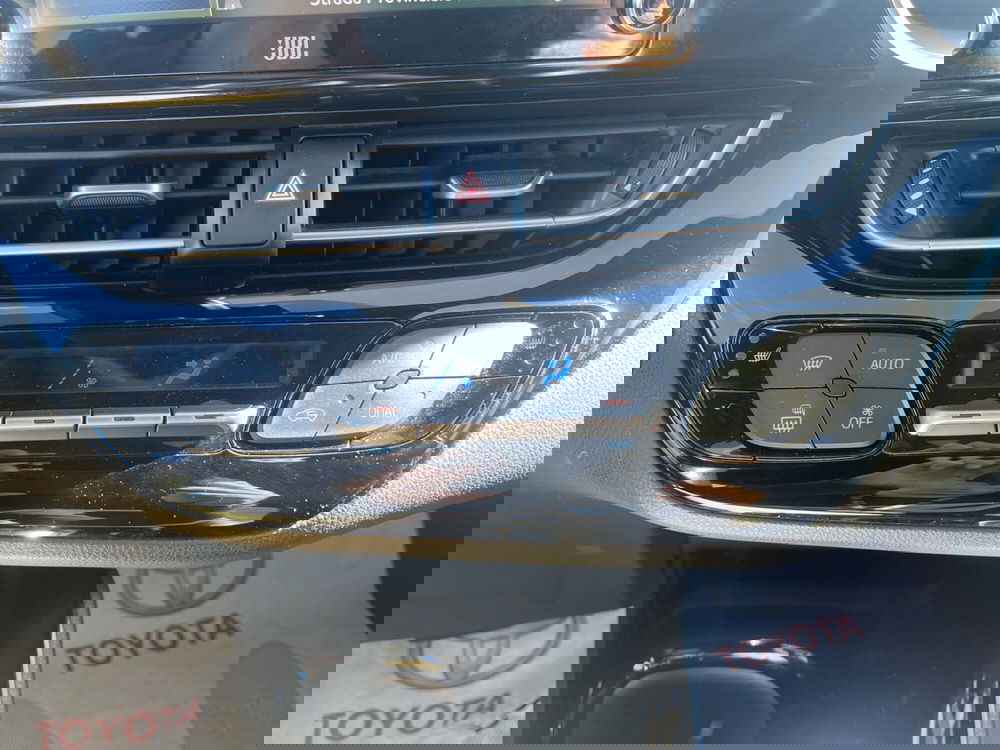 Toyota Toyota C-HR usata a Ragusa (15)