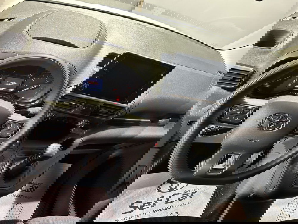 Toyota Proace City nuova a Milano (10)