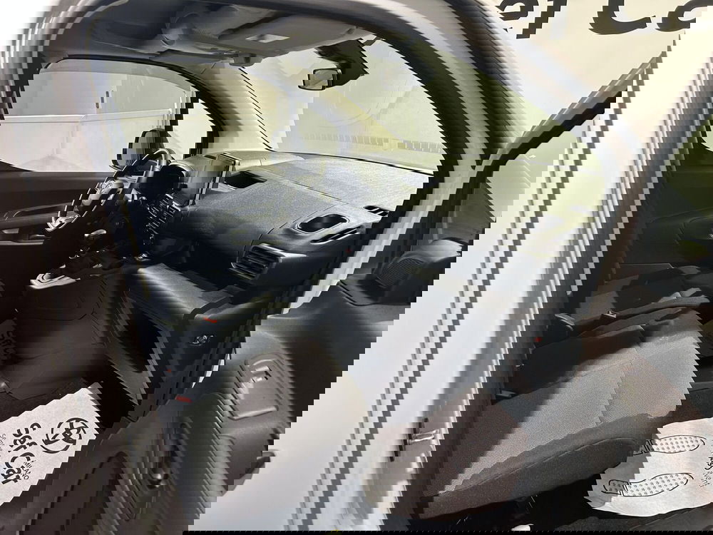 Toyota Proace City nuova a Milano (15)