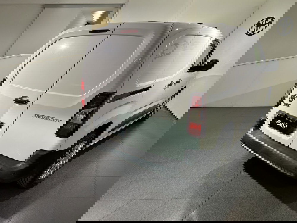 Toyota Proace City nuova a Milano (4)