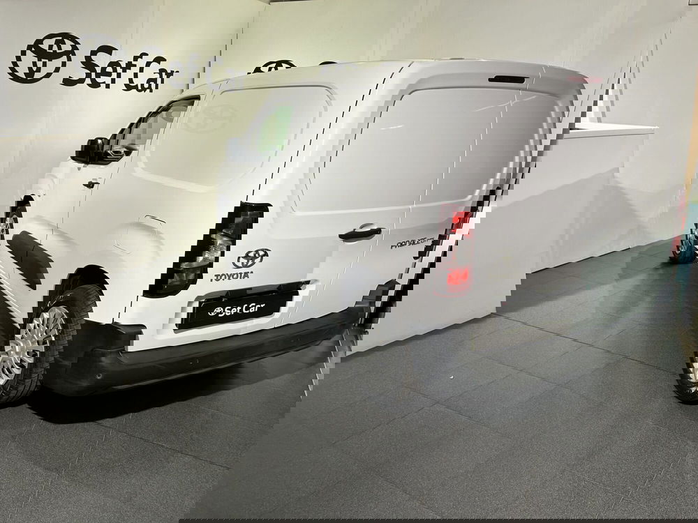 Toyota Proace City nuova a Milano (5)