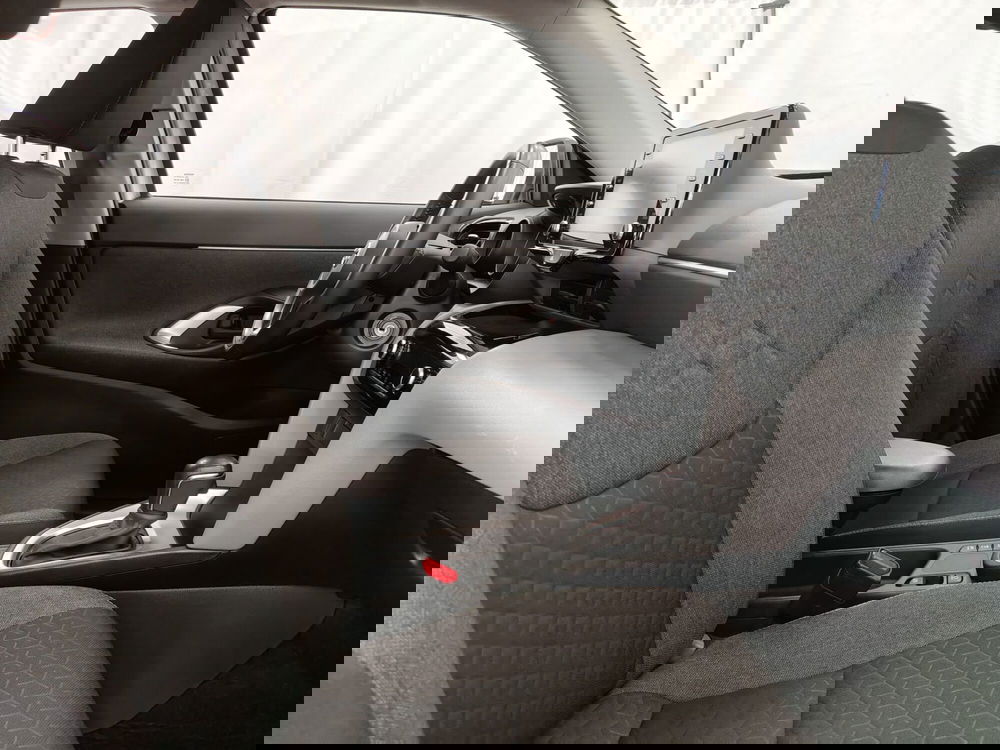 Toyota Yaris Cross usata a Roma (6)