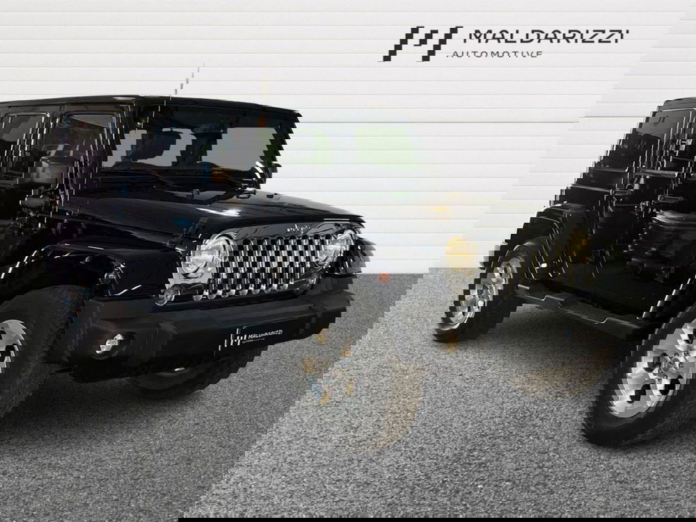 Jeep Wrangler Unlimited usata a Bari (11)