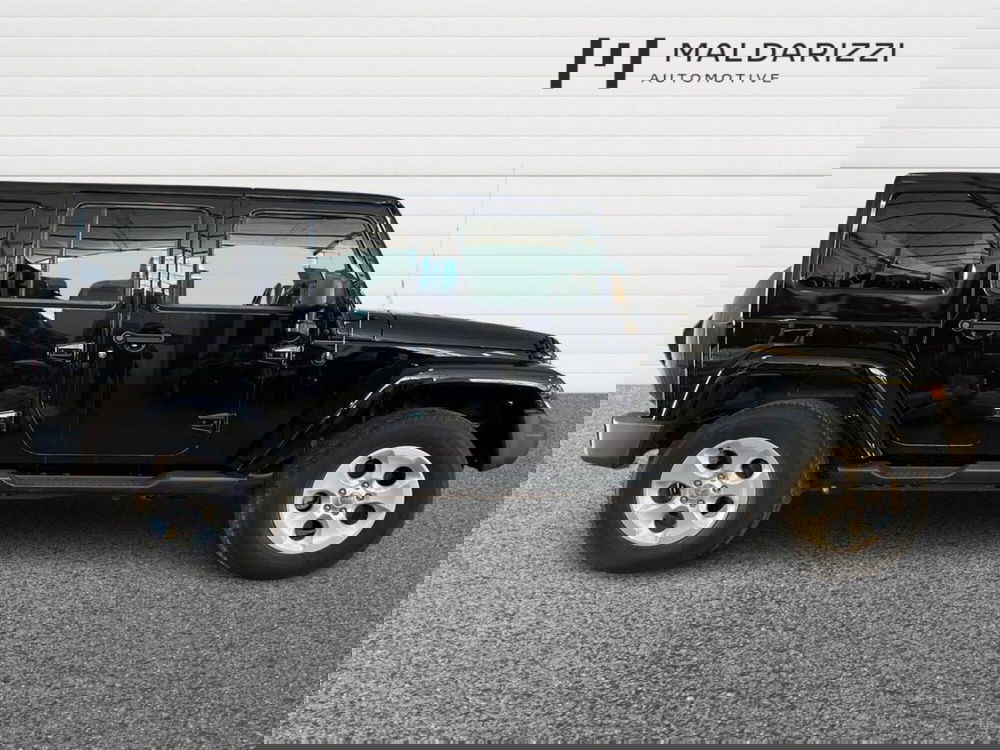 Jeep Wrangler Unlimited usata a Bari (15)