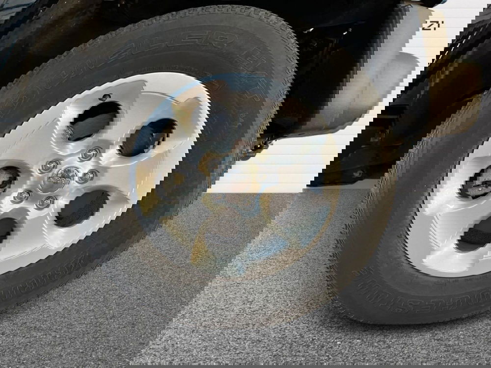 Jeep Wrangler Unlimited usata a Bari (16)