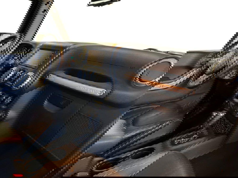 Jeep Wrangler Unlimited usata a Bari (19)