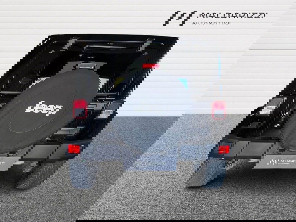 Jeep Wrangler Unlimited usata a Bari (3)