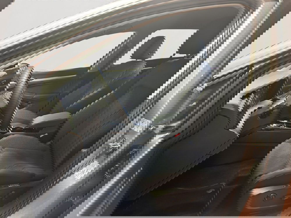 Volkswagen Golf nuova a Padova (7)