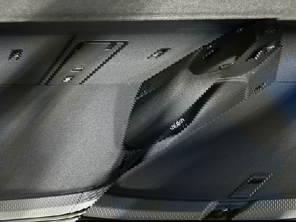 Volkswagen Golf nuova a Padova (14)