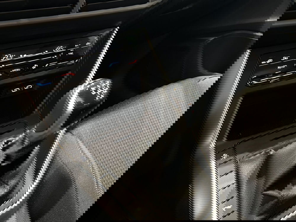 Volkswagen Polo nuova a Padova (13)