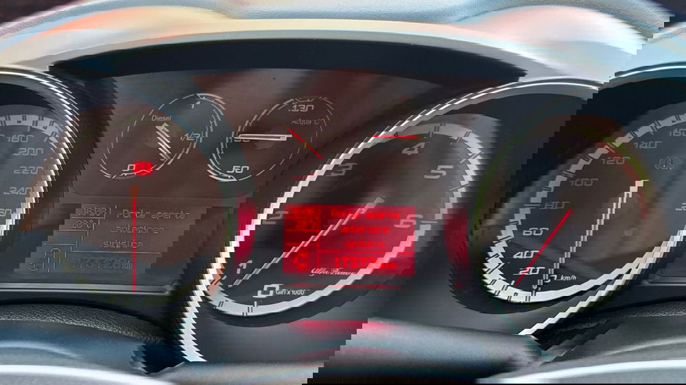 Alfa Romeo Giulietta usata a Treviso (11)