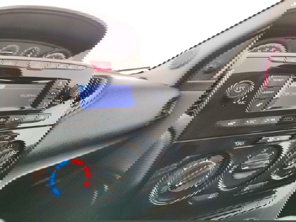 Lancia Ypsilon usata a Massa-Carrara (12)