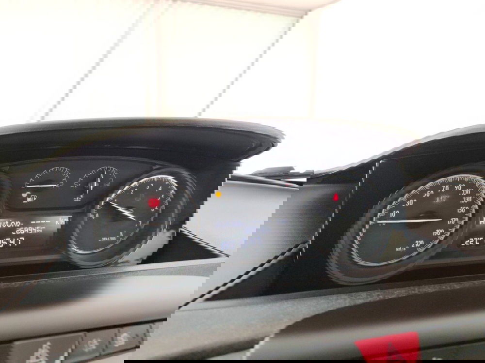 Lancia Ypsilon usata a Massa-Carrara (13)