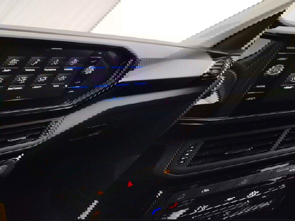 Volkswagen T-Cross usata a Massa-Carrara (12)