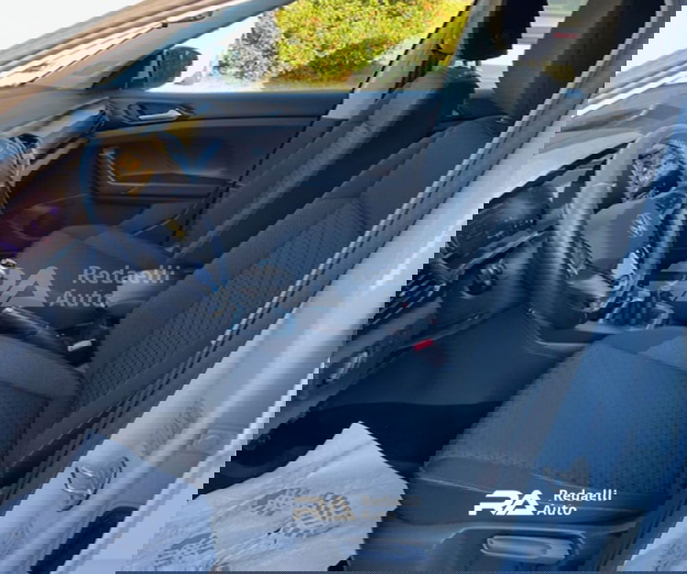 Volkswagen T-Cross usata a Lecco (6)