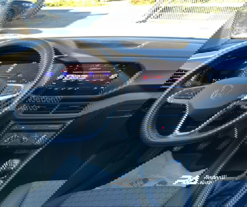 Volkswagen T-Cross usata a Lecco (8)