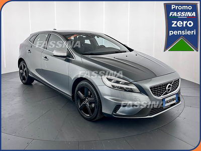 Volvo V40 D2 R-design Kinetic del 2019 usata a Milano