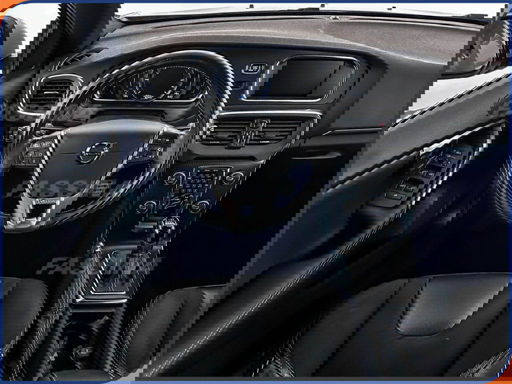 Volvo V40 usata a Milano (10)