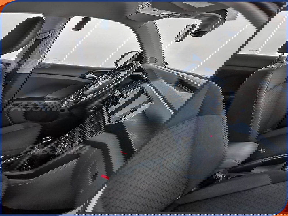 Volkswagen T-Cross usata a Milano (13)