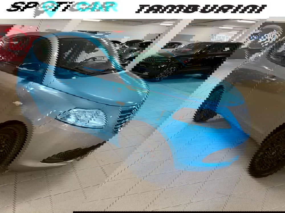 Lancia Ypsilon usata a Arezzo