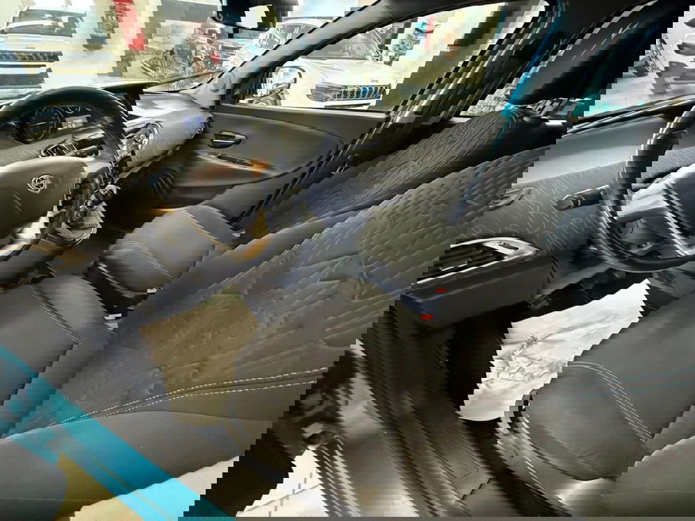 Lancia Ypsilon usata a Arezzo (10)