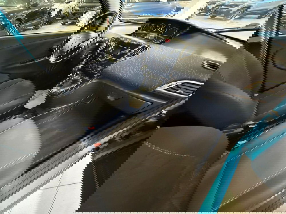 Lancia Ypsilon usata a Arezzo (12)